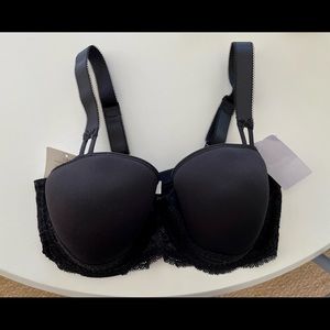 A Simome Perele black bra